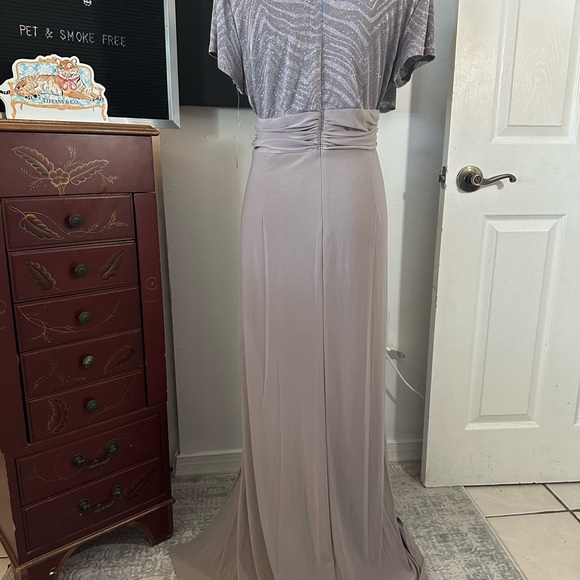 🆕R&M Richards Evening Gown - Picture 10 of 17